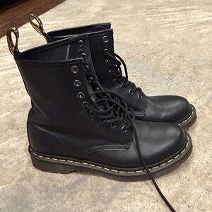 Dr Martens 11821 1460 Smooth Black Leather Combat Womens Boots Sz UK 7 US 9 Doc